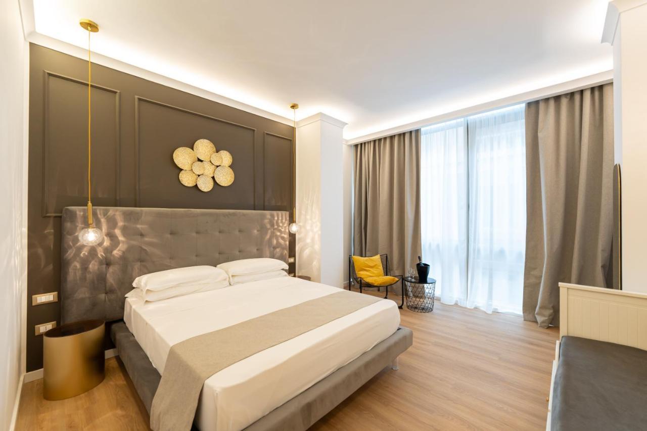 Toledo Relais Suites - By Pera Rooms Collection 那不勒斯 外观 照片