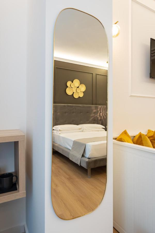 Toledo Relais Suites - By Pera Rooms Collection 那不勒斯 外观 照片